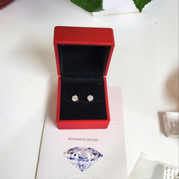 2cwt vvs1 color D 6.5mm Round moissonite diamond studs W certificates - Picture 10 of 17